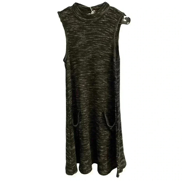 Ultra Flirt Dresses & Skirts - NWT ULTRA FLIRT SIZE MEDIUM BLACK DRESS WITH SOME WHITE